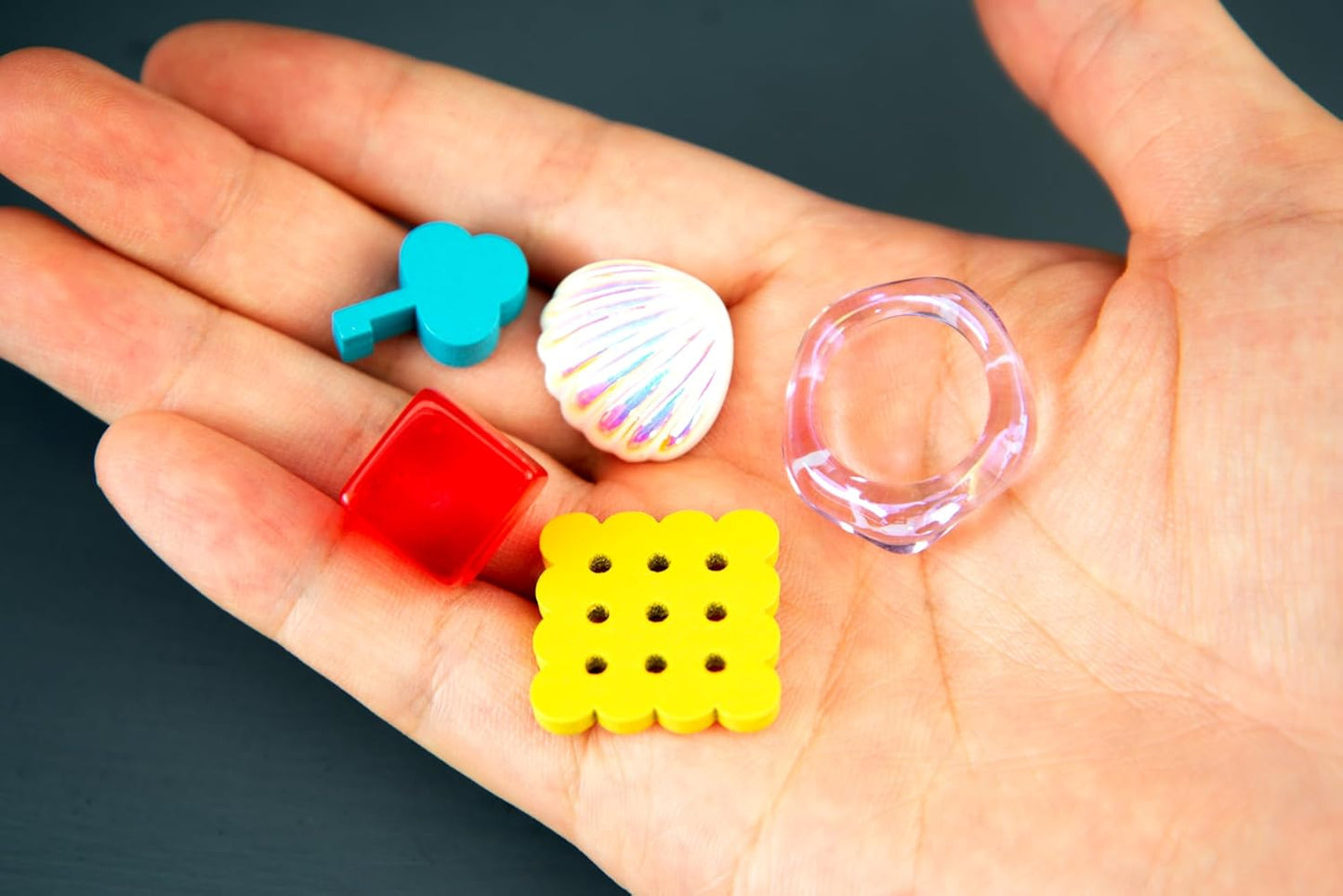 Oink Games DroPolter – Fast-Paced Ghost Memory Party Game | 2–5 Players | Ages 6+ | Portable Travel Game