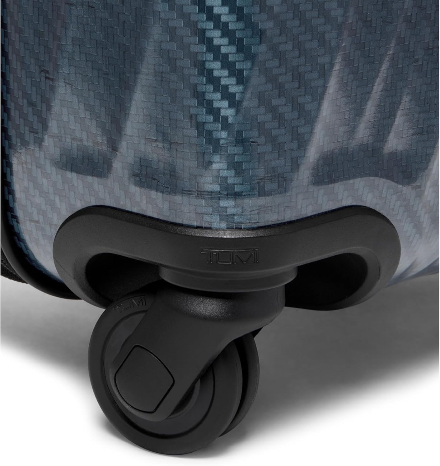 TUMI - 19 Degree Lite 4 Wheel Luggage - Lightweight and Highly Durable, Modern Contour, Hard Shell Men's and Women's Suitcase - 21.75" International Carry-On, Pavement