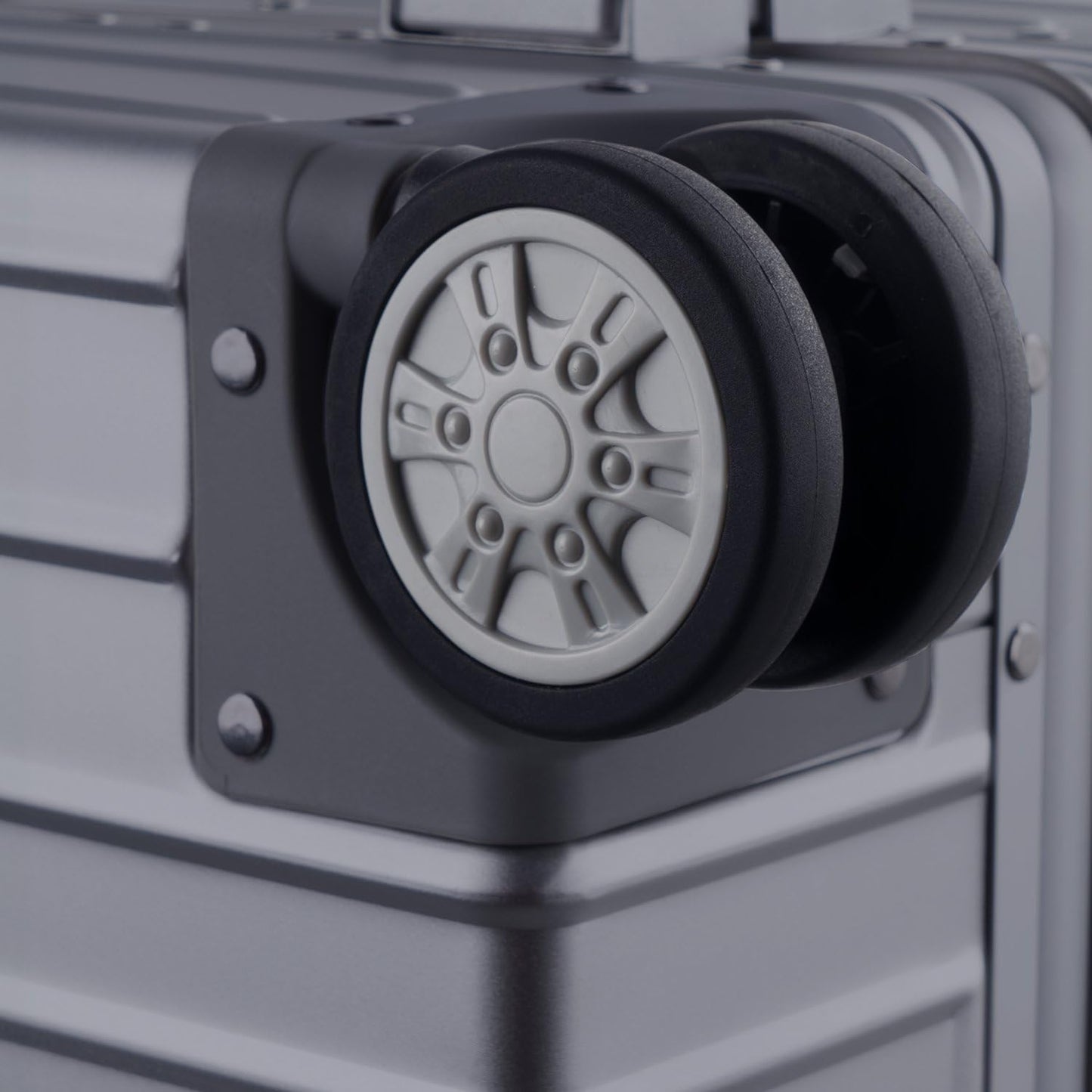 TRAVELKING All Aluminum Luggage Zipperless Hard Shell Luggage Case with TSA Lock Spinner Alloy Metal Suitcase (Grey, 24")