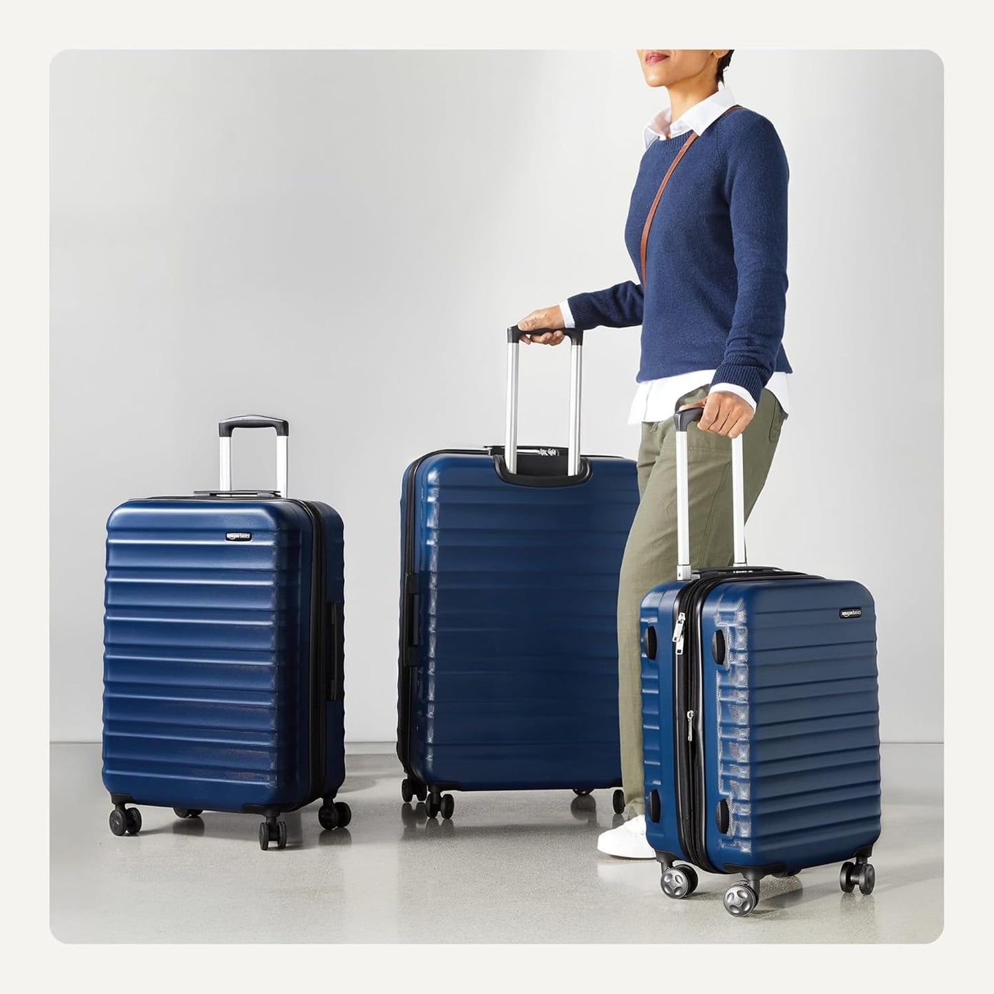 Amazon Basics 3-Piece Set (21", 26", 30"), Hardshell Suitcases With Wheels, Expandable For Up to 25% More Space, With Scratch-Resistant Surface, Four Multi-directional Wheels, Navy Blue