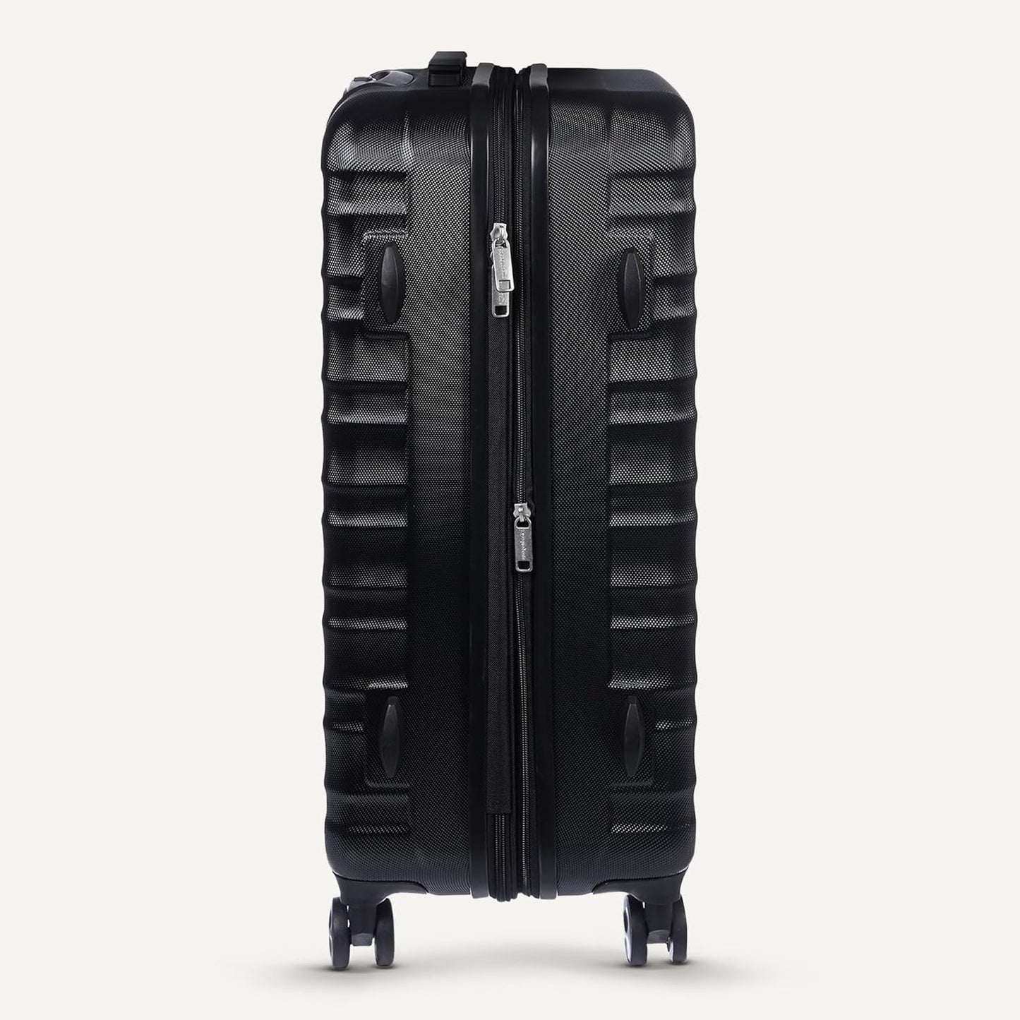 Amazon Basics 21" Hardside Carry-On Luggage, Hardshell Suitcase With Wheels, Expandable For Up to 25% More Space, With Scratch-Resistant Surface, Four Multi-directional Wheels, Black