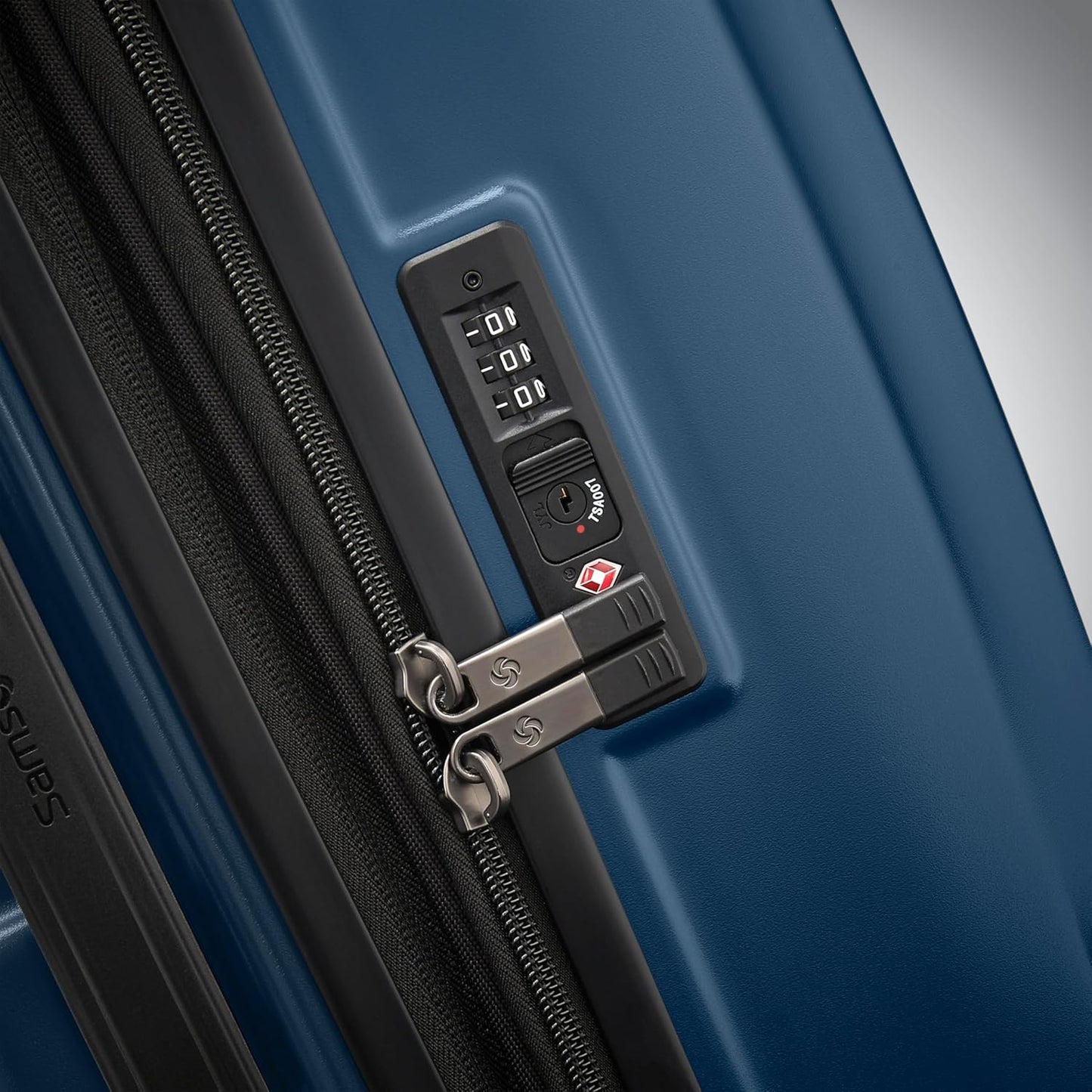 Samsonite Octiv Pro 3-Piece Hardside Lightweight (21/24/28) Front Pocket Carry-On Pro, Medium & Large-Checked Luggage Set, Expandable, Four Spinner Wheels, Adjustable Handle, TSA Lock – Blue