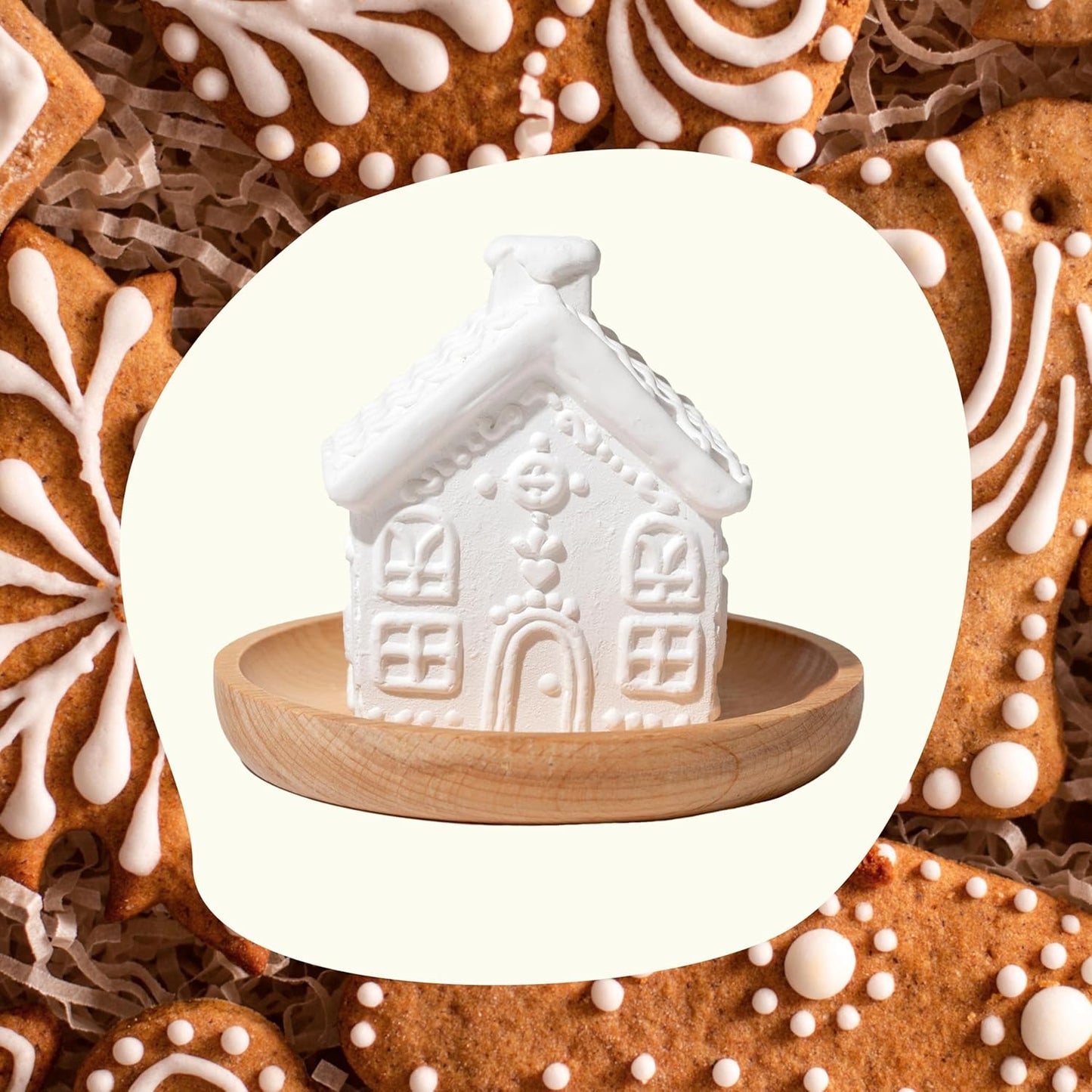 Plant Therapy Gingerbread House Holiday Passive Diffuser, Porous, Unglazed Gingerbread House & Natural Beech Wood Base, Add Essential Oils for a Soft Scent, Fun & Cheerful Holiday Décor